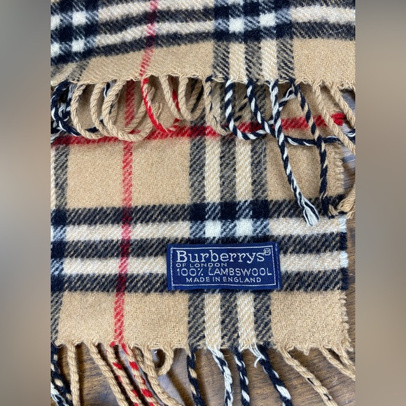 Vintage Luxury Burberry Plaid Classic Scarf - Picture 4 of 8